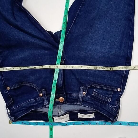 Universal Thread Women's Stretch Jeans Size 6/28S - Picture 6 of 13